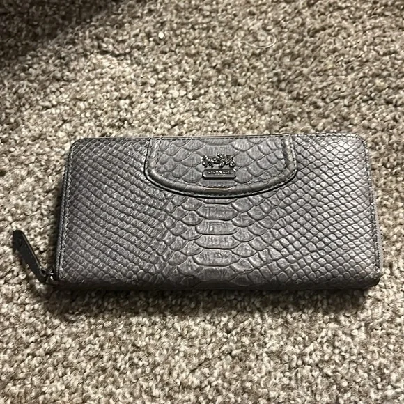 Coach Wallet - Picture 8 of 11